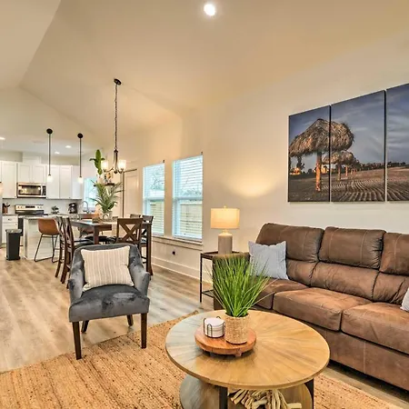 Charming Rockport Home About 4 Mi To Boat Ramp!